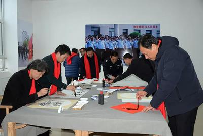 翰墨飄香迎新春，警民同心繪和諧——諸城市公安局與文聯(lián)成功舉辦書畫聯(lián)誼交流活動(dòng)